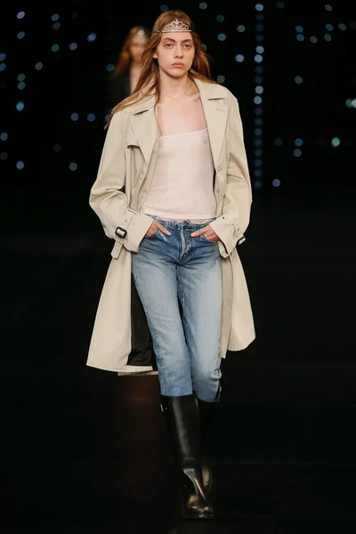 Look 3